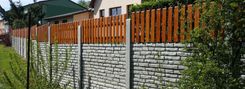 Betónové ploty tehla bacuľatá šedá s drevom